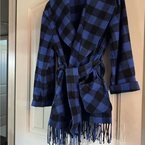 Ralph Lauren Blue and Black Plaid Cape - Picture 1 of 2